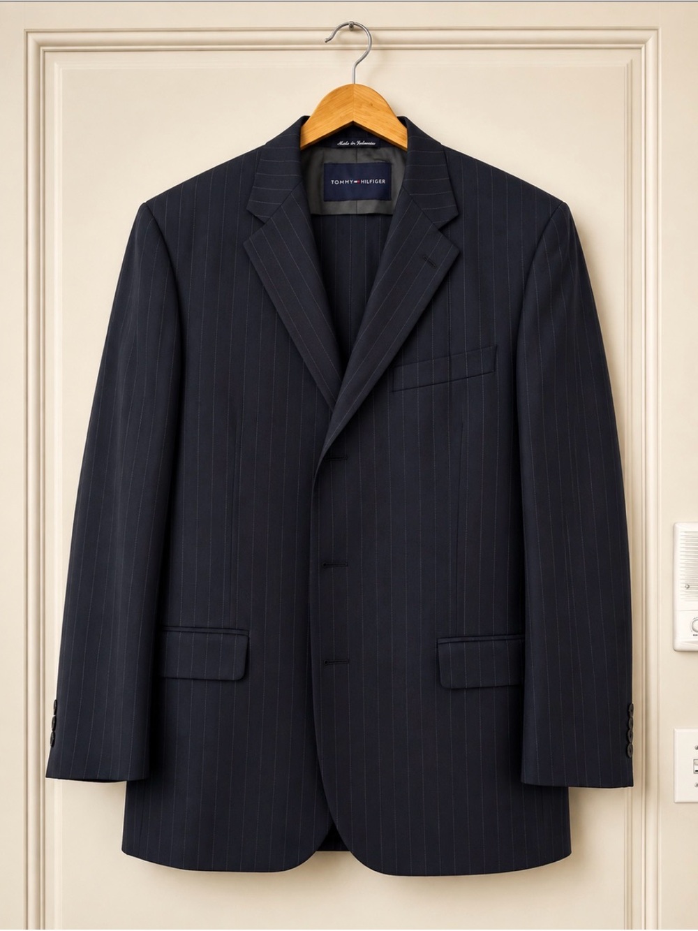 Tommy Hilfiger Men's Dark Navy Pinstripe Suit Jacket (size 43R / 37x30 pant)